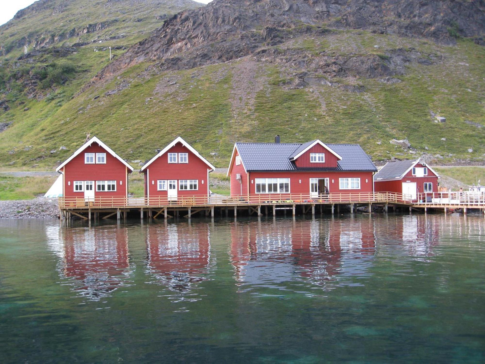 Sarnes Seaside Cabins Honningsvag Bagian luar foto