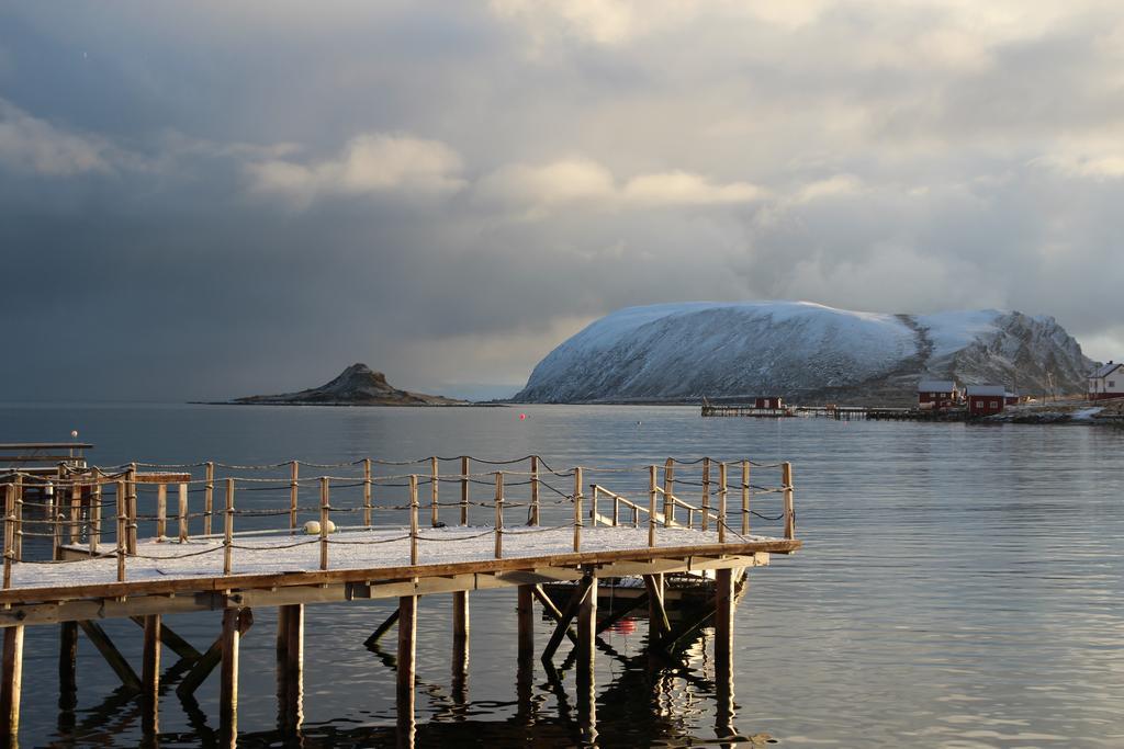 Sarnes Seaside Cabins Honningsvag Bagian luar foto